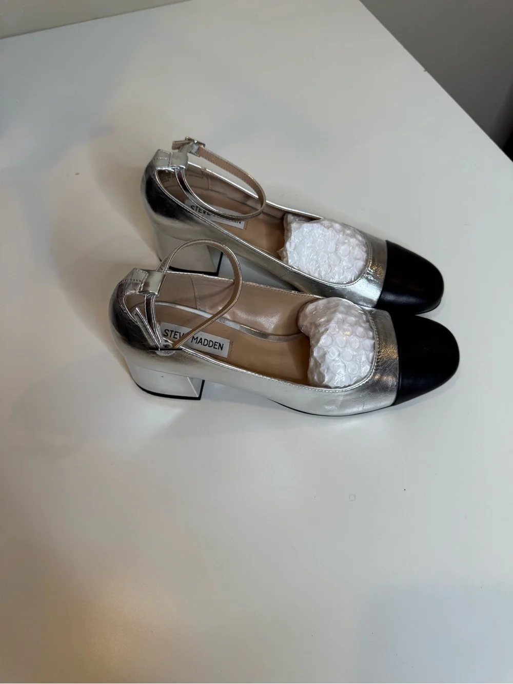 Steve Madden Eli Women's Silver and Black Courts size 8.5